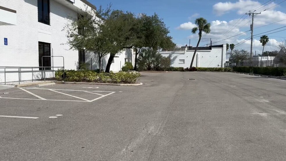 Primary Photo Of 4310 E Broadway Ave, Tampa Light Distribution For Lease