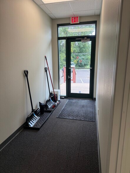 More Photos Of 4004 Oakwood Hills Pky, Eau Claire Medical For Lease