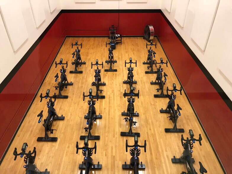 More Photos Of 8300 Wolf Rd, Willow Springs Health Club For Sale