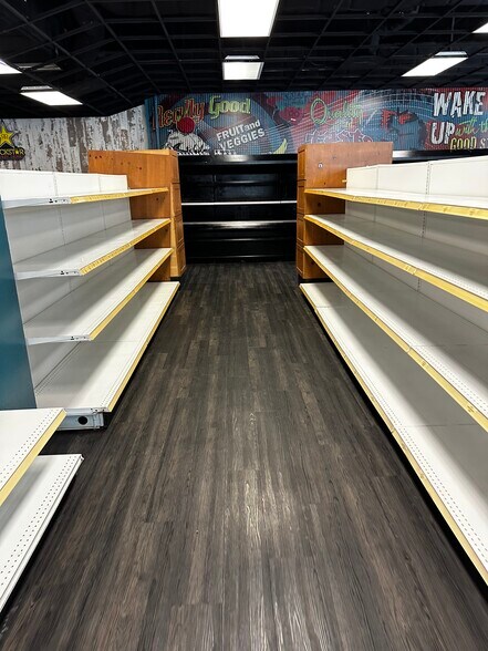 More Photos Of 45 Rincon Dr, Camarillo General Retail For Lease