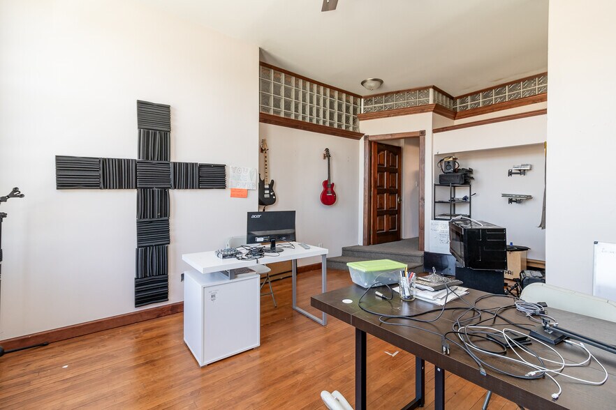 More Photos Of 118 W Clark St, Crown Point Office Residential For Sale