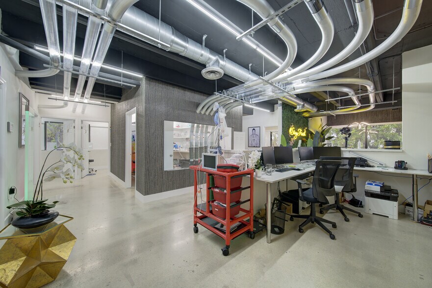 More Photos Of 2455 SW 27th Ave, Miami Medical For Lease