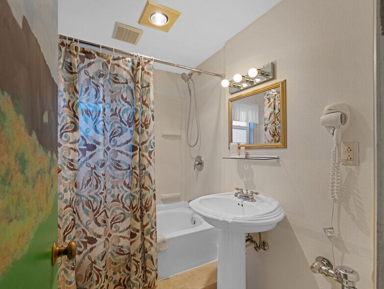 More Photos Of 609 E 1st Ave, Odessa Hospitality For Sale