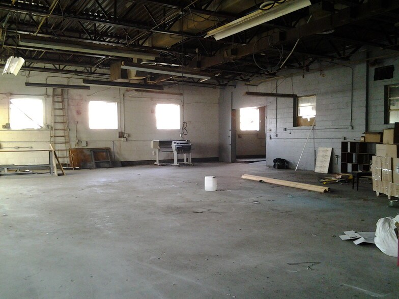 More Photos Of 43 Romeo St, Moonachie Manufacturing For Lease
