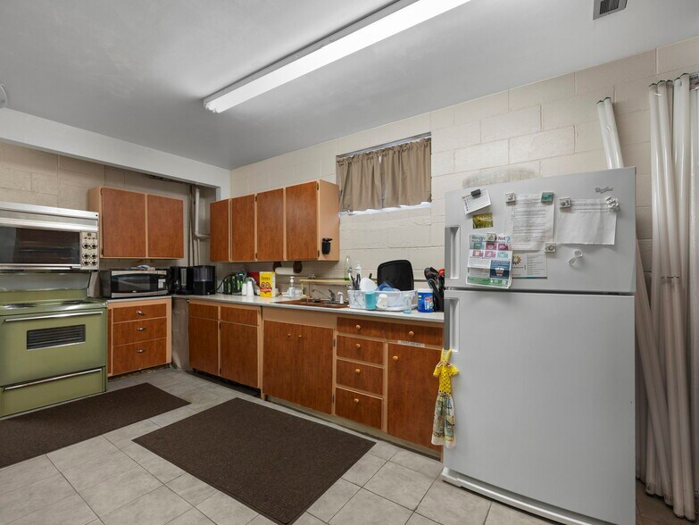 More Photos Of 39590 Pioneer blvd, Sandy Religious Facility For Sale
