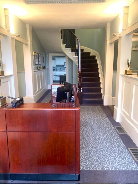 More Photos Of 109 Broad St, Middletown Office Residential For Sale