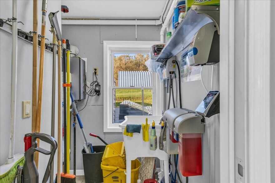 More Photos Of 357 W Main St, Searsport Freestanding For Sale