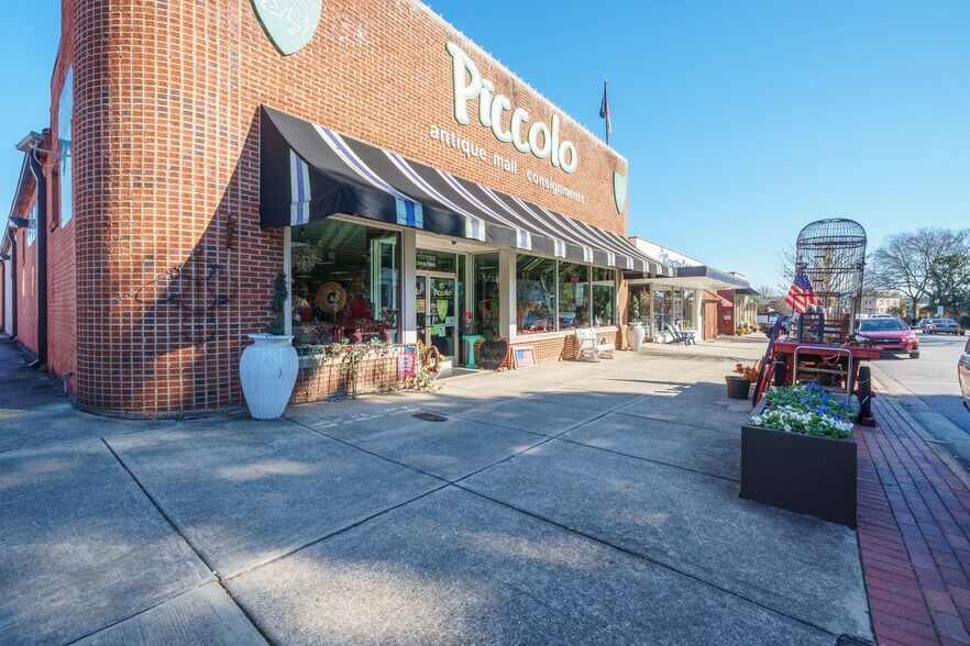 More Photos Of 134 N Main St, Belmont Storefront For Lease