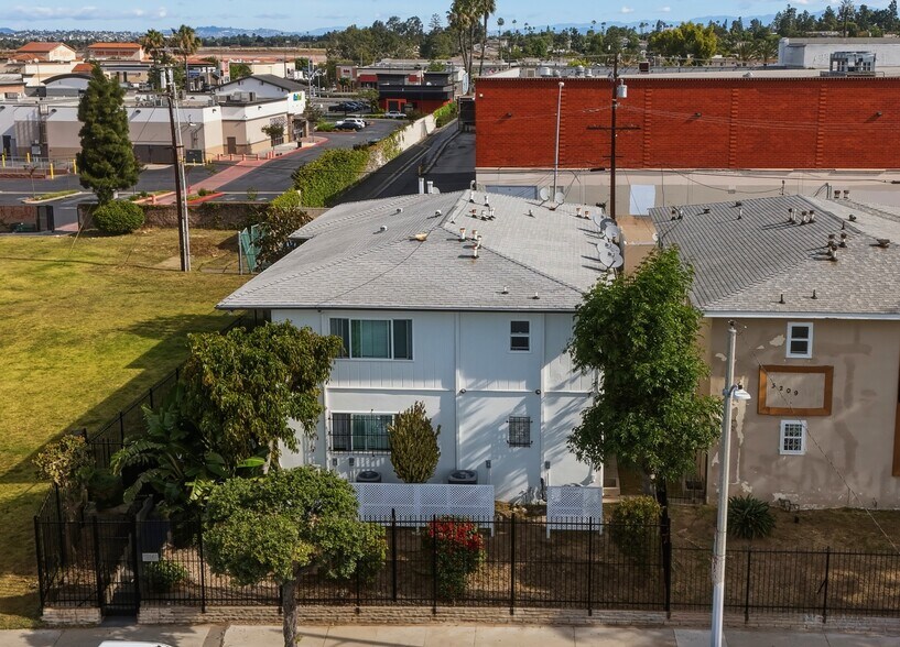 More Photos Of 3213 Bartdon Ave, Inglewood Apartments For Sale