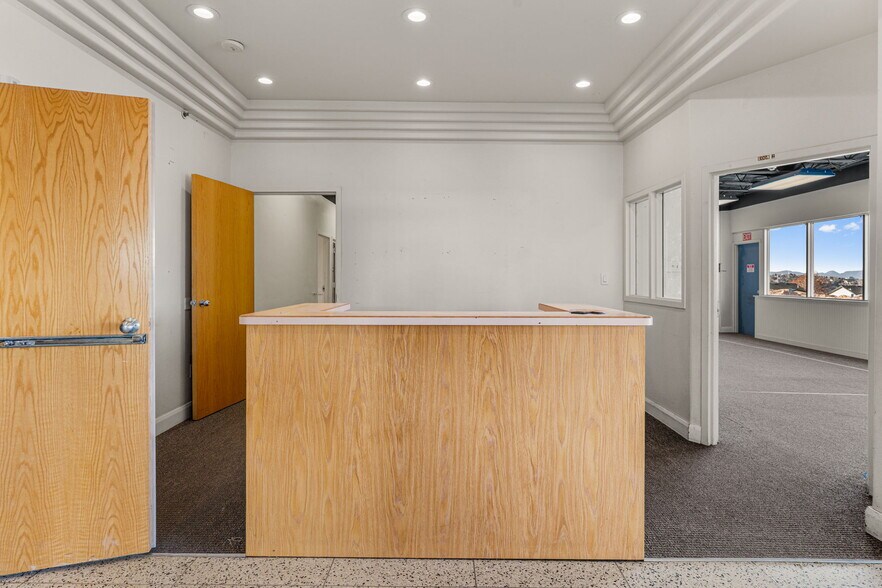More Photos Of 120 E Altamira Dr, Cedar City Office Residential For Lease