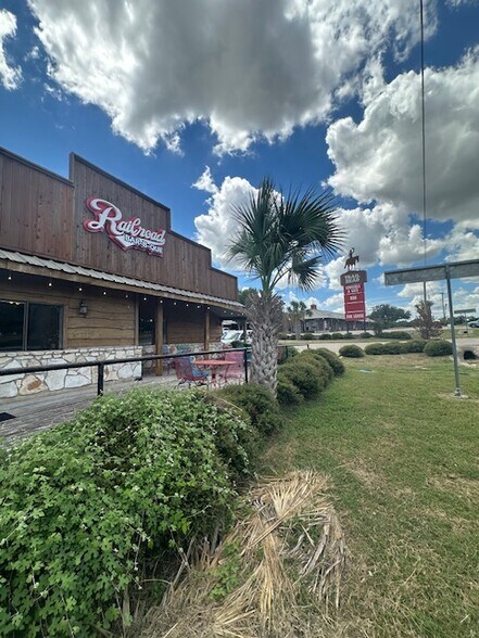 More Photos Of 1111 W Hwy 290, Dripping Springs Unknown For Lease