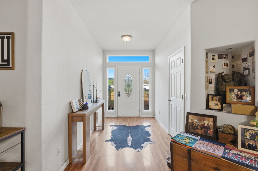 More Photos Of 3106 Golden Gate Dr, Napa Flex For Sale