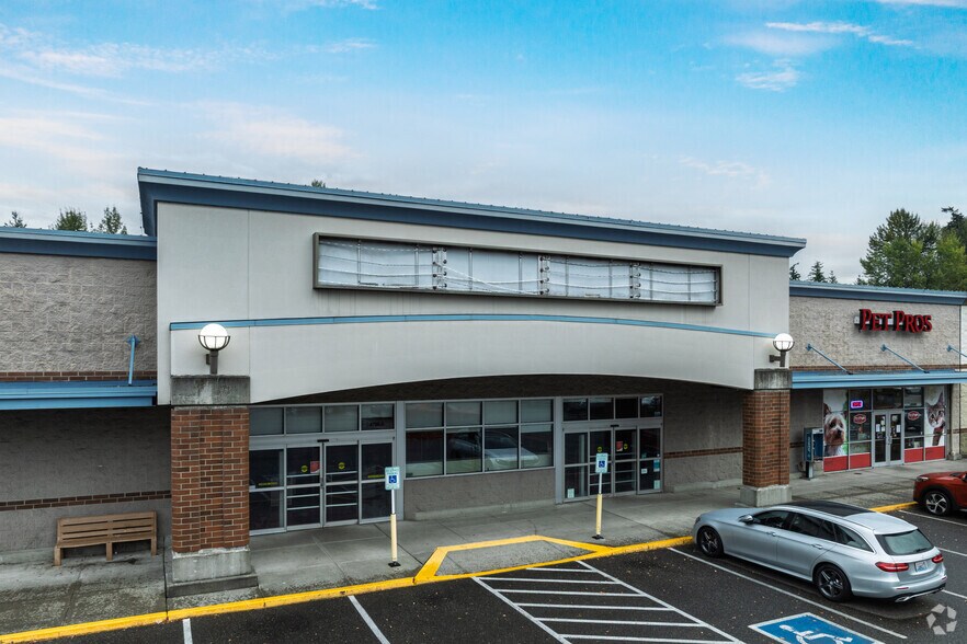 More Photos Of 4700 NE 4th St, Renton Drugstore For Lease