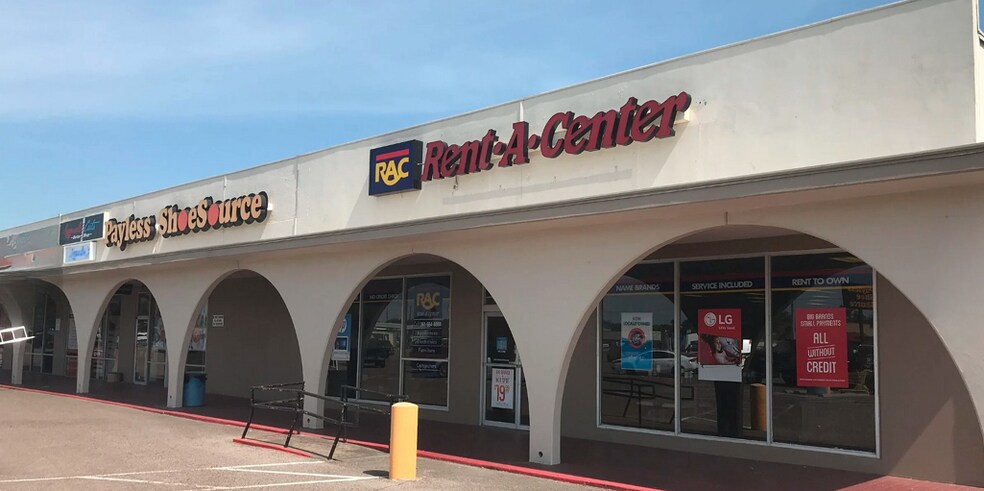 Primary Photo Of 710 E Main St, Alice Storefront For Lease