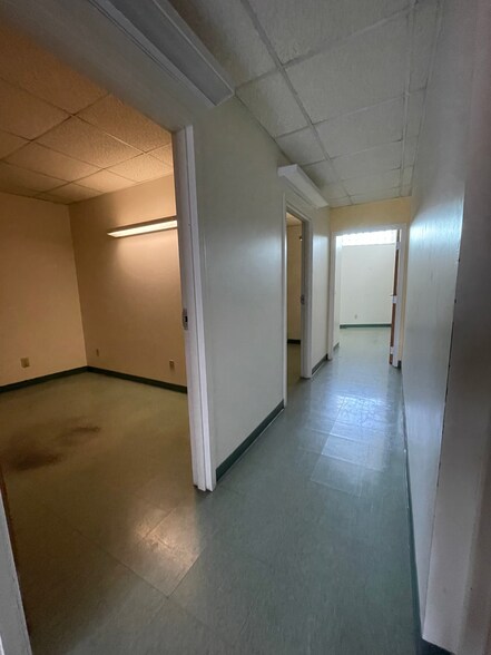 More Photos Of 203-205 W Pike St, Covington Storefront Retail Residential For Lease