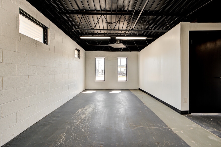 More Photos Of 704 E Main St, Moore Auto Repair For Sale