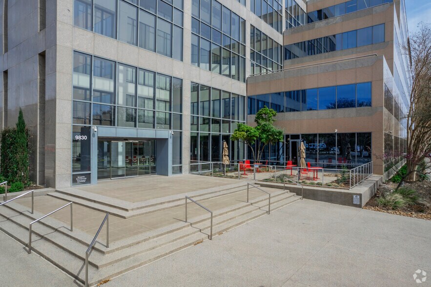 More Photos Of 9830 Colonnade Blvd, San Antonio Office For Lease
