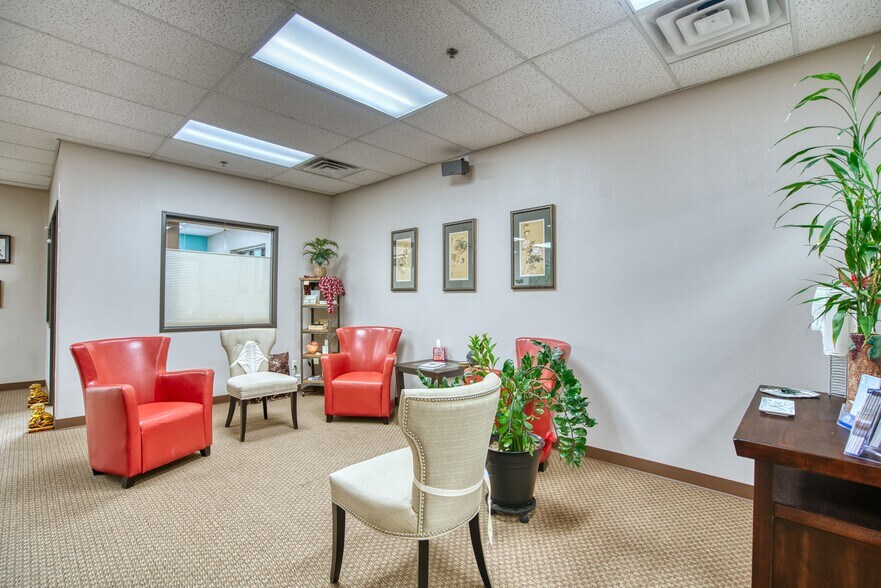 More Photos Of 1148 W Dillon Rd, Louisville Freestanding For Lease