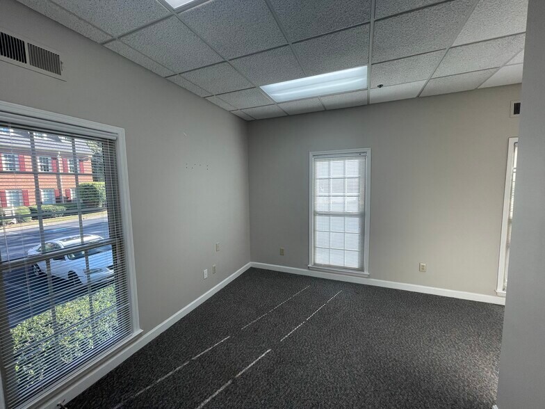More Photos Of 1111 Cambridge Sq, Alpharetta Office Residential For Sale