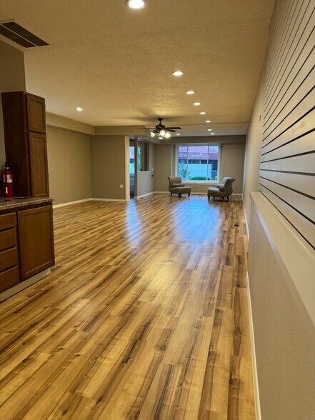 More Photos Of 718 N Main Ave, Gresham Loft Creative Space For Lease