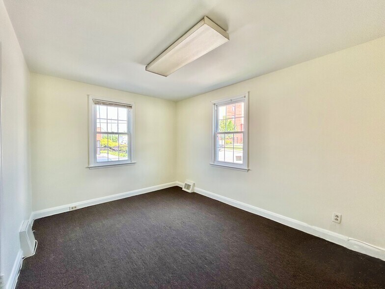 More Photos Of 203 Old Padonia Rd, Lutherville Timonium Office For Lease