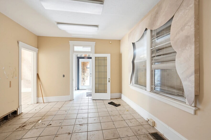 More Photos Of 3400 W Tuscarawas St, Canton Freestanding For Sale