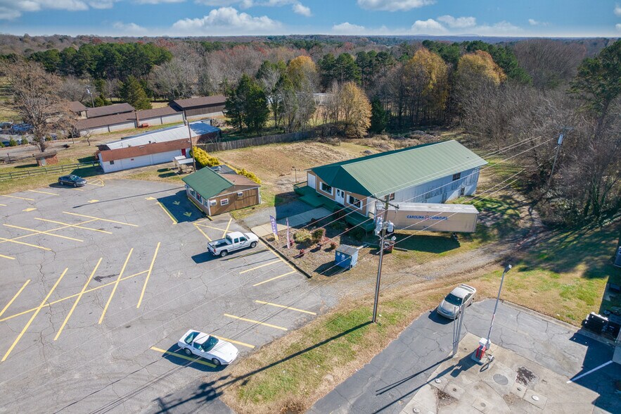 More Photos Of 3506 Springs Rd, Hickory Freestanding For Sale