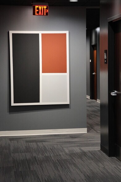 More Photos Of 2325 Dean St, St Charles Office For Lease