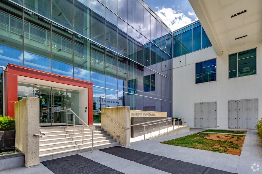 More Photos Of 12358 Parklawn Dr, North Bethesda Office For Lease