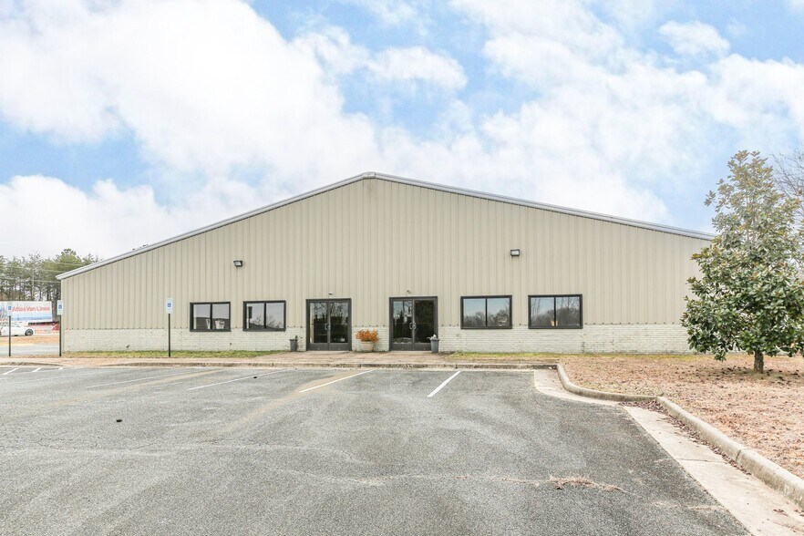 More Photos Of 9304 Onyx Ct, Fredericksburg Warehouse For Lease