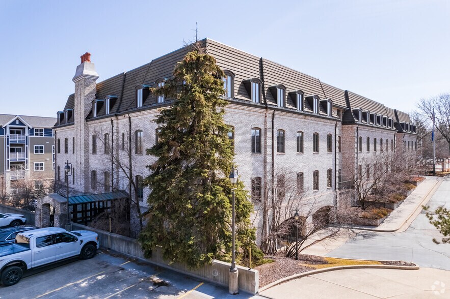 More Photos Of 500 Elm Grove Rd, Elm Grove Office For Lease