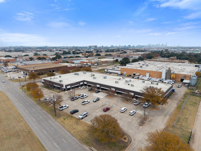 More Photos Of 310-320 Regal Row, Dallas Research And Development For Lease