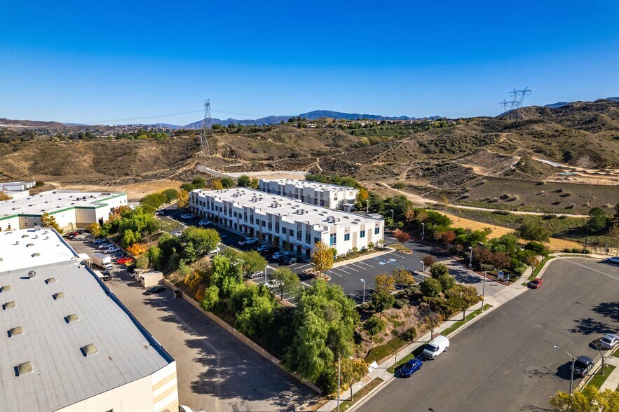 More Photos Of 26340-26354 Ruether Ave, Santa Clarita Unknown For Lease