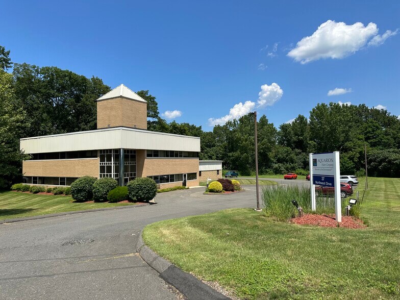 More Photos Of 37 Northwest Dr, Plainville Office For Lease