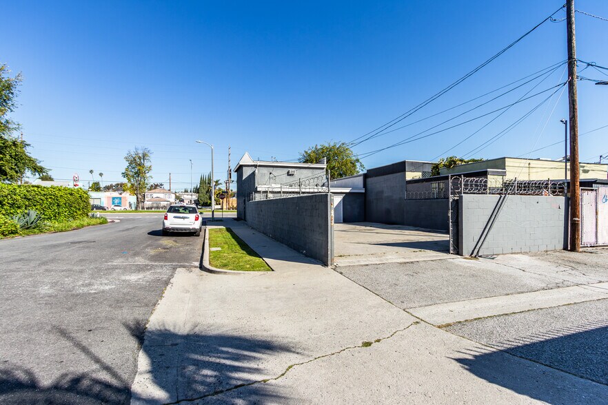 More Photos Of 8642 Venice Blvd, Los Angeles Office Residential For Sale