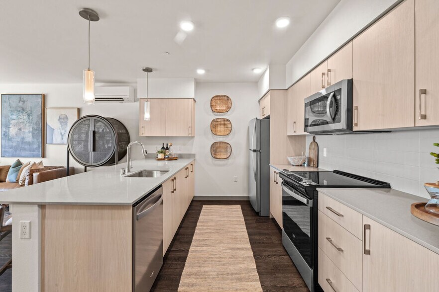 More Photos Of 110 Roy St, Seattle Apartments For Lease