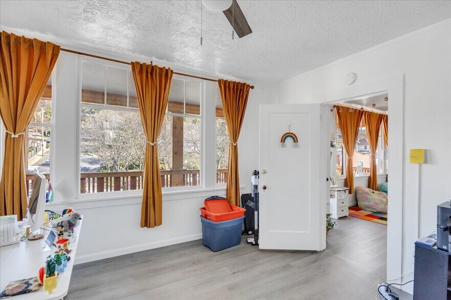 More Photos Of 134 N Washington St, Sonora Specialty For Sale
