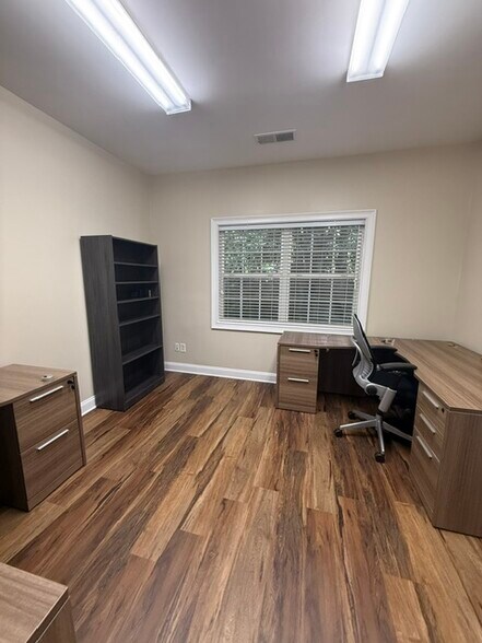 More Photos Of 965 Piedmont Rd, Marietta Office For Lease