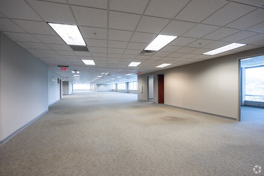 More Photos Of 925 North Point Pky, Alpharetta Office For Lease