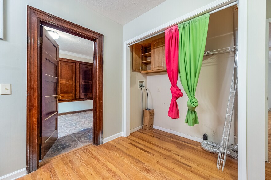 More Photos Of 516 N Main St, Hillsville Office Residential For Sale