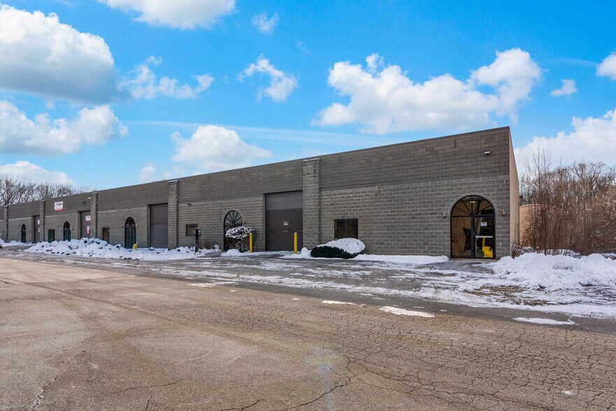 More Photos Of 34 Patria Rd, South Windsor Flex For Lease