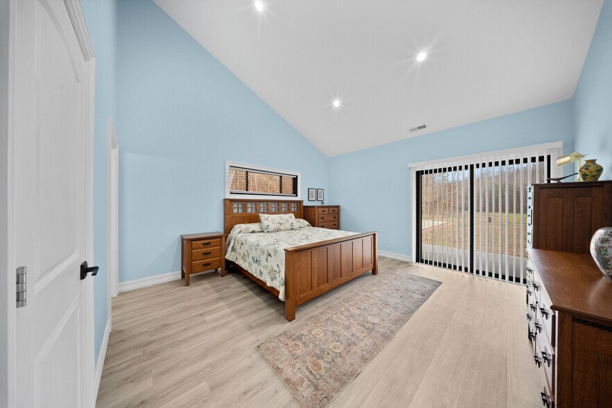 More Photos Of 325 Sinking Rd, Argillite Hospitality For Sale