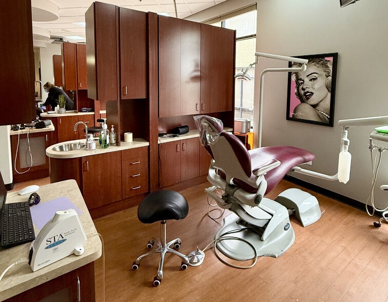 More Photos Of 2525 W Carefree Hwy, Phoenix Medical For Sale