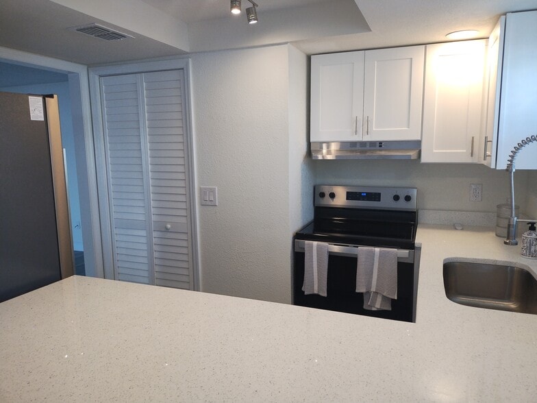 More Photos Of 551 Mehlenbacher Rd, Belleair Bluffs Apartments For Sale