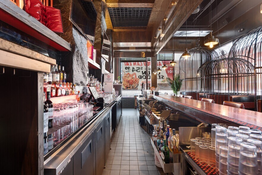 More Photos Of 45 Carmans Rd, Massapequa Restaurant For Sale