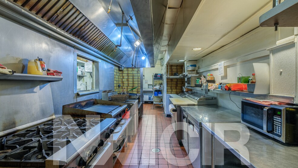 More Photos Of 2650 Eastern Blvd, York Restaurant For Lease