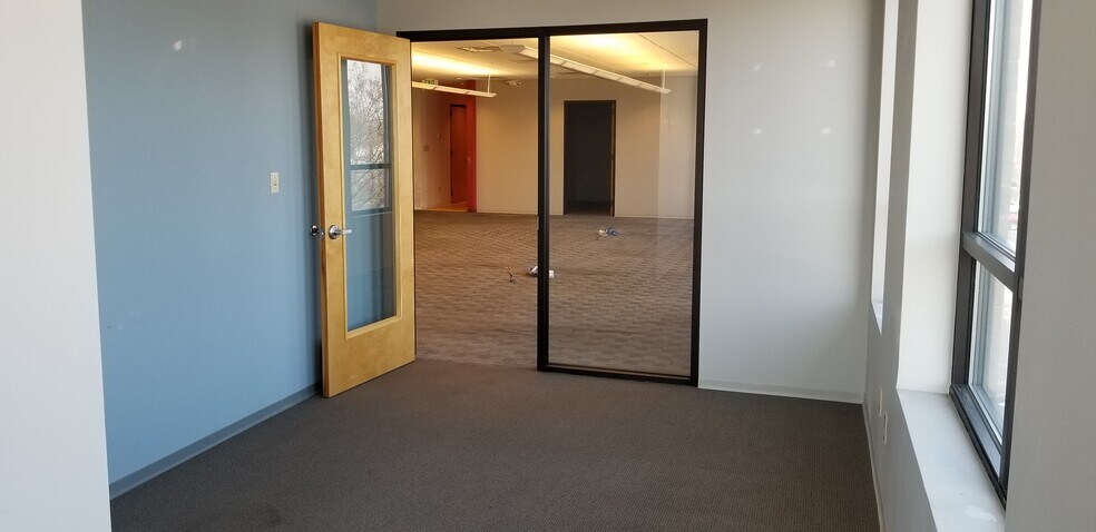 More Photos Of 275 Joliet St, Dyer Office For Sale