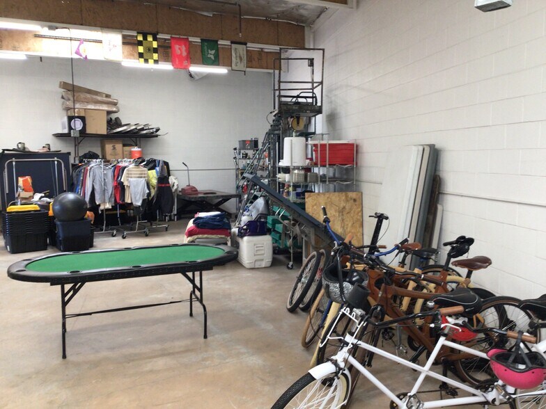 More Photos Of 1689 Production Cir, Jurupa Valley Service For Sale