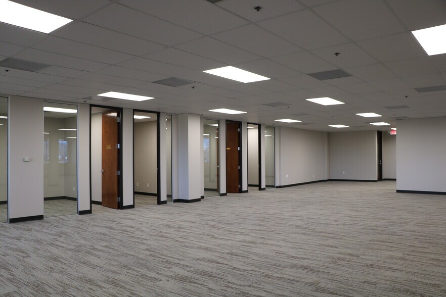 More Photos Of 990 N Walnut Creek Dr, Mansfield Office For Lease