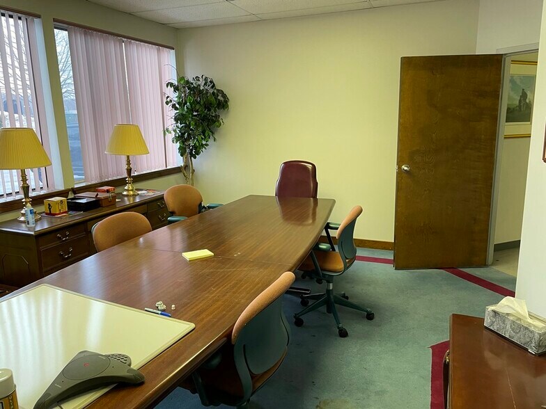 More Photos Of 17 Industrial Dr, Waterford Industrial For Sale